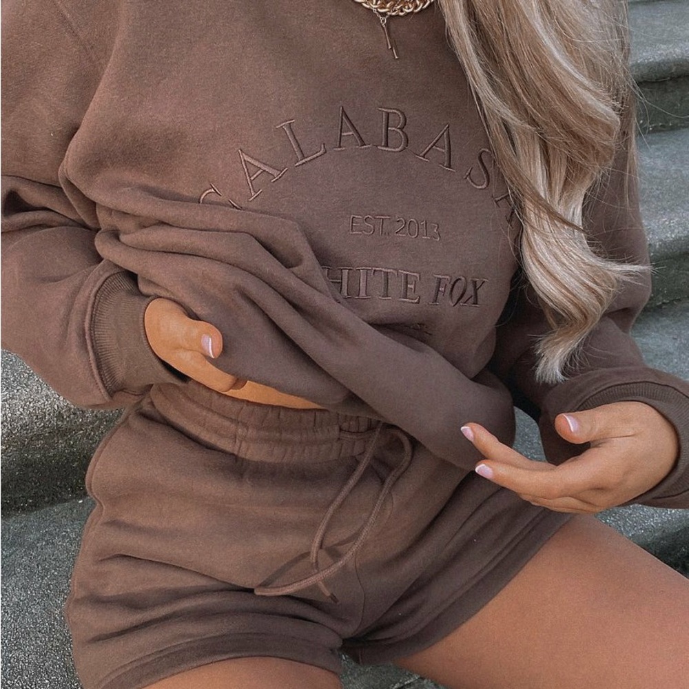 White Fox Short/Crewneck Lounge Set - Chocolate